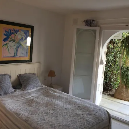Beachfront , Central, Quiet, Parking, Pool Villa